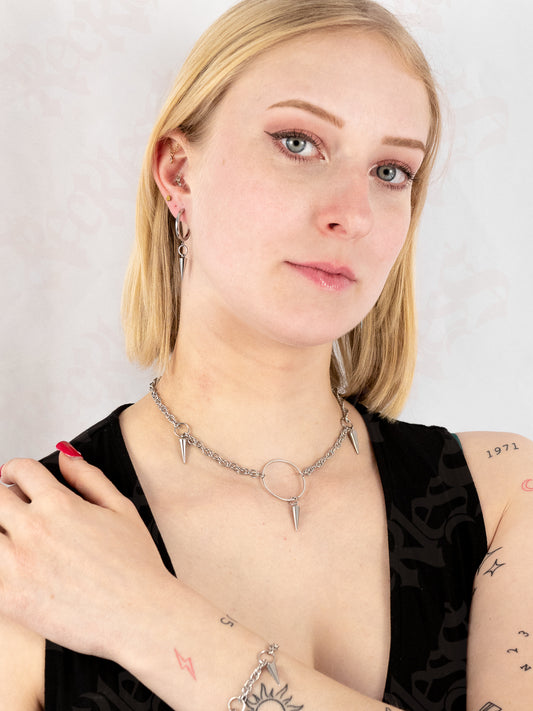 Spike necklace