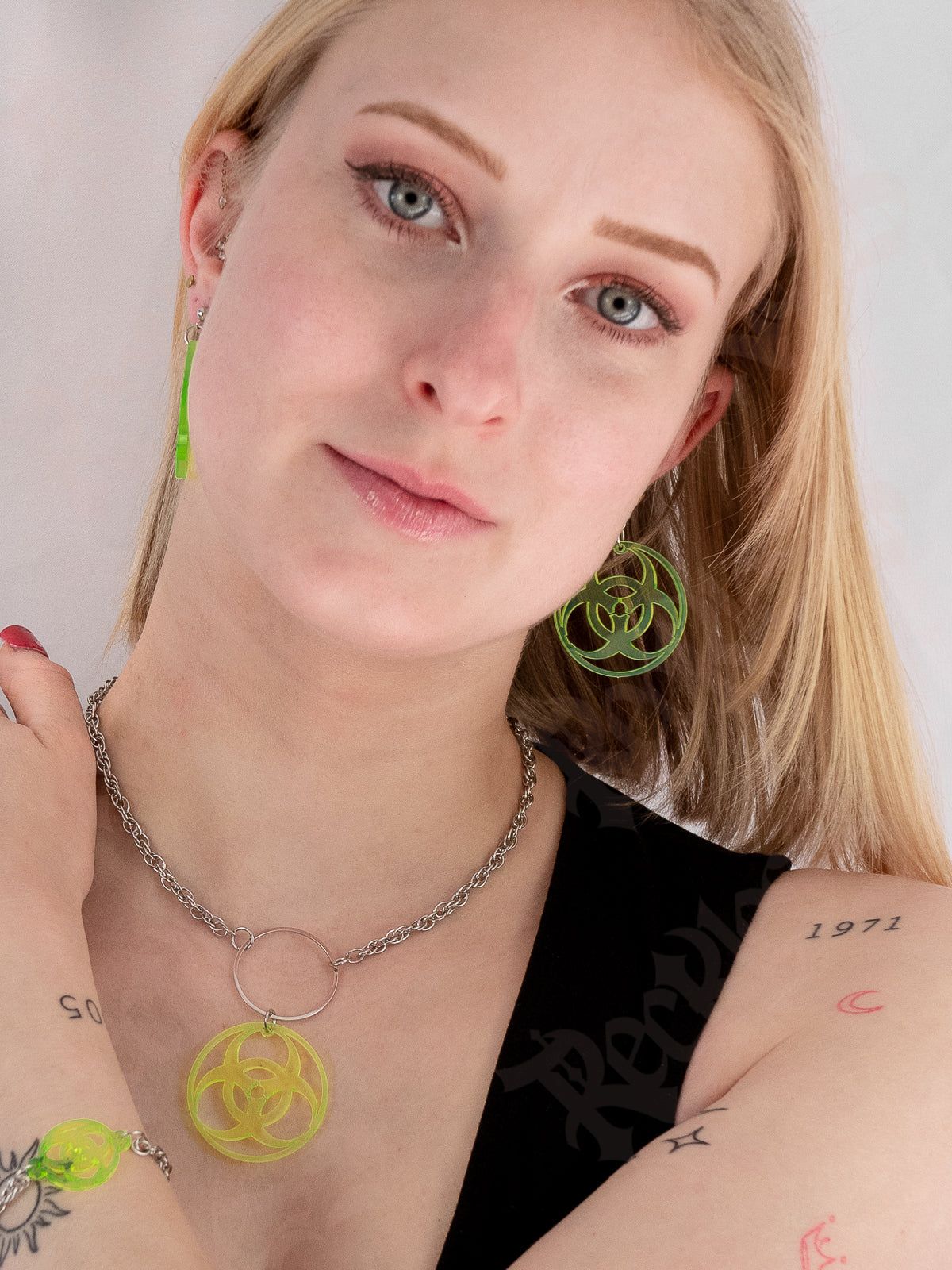 Boucles d'oreilles Biohazard