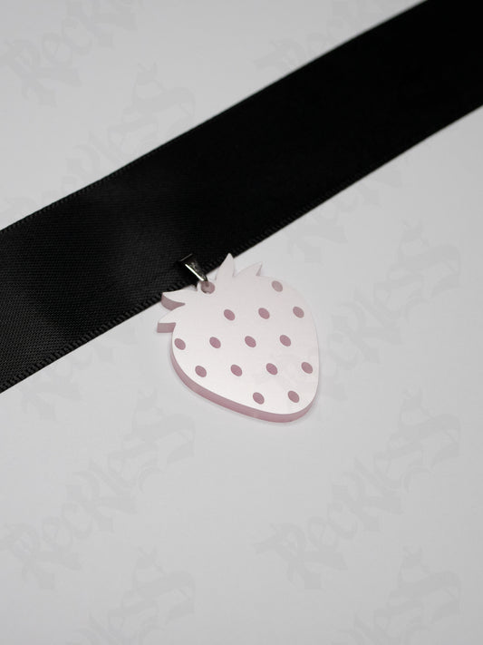 Strawberry choker