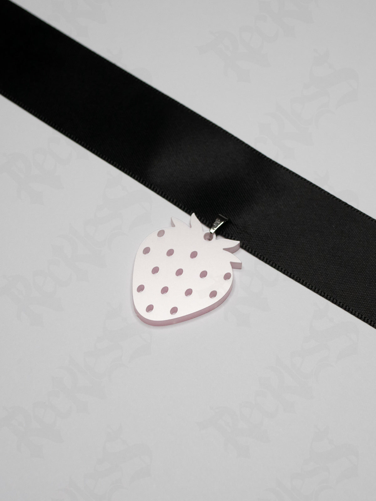 Strawberry choker