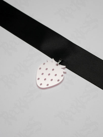 Strawberry choker