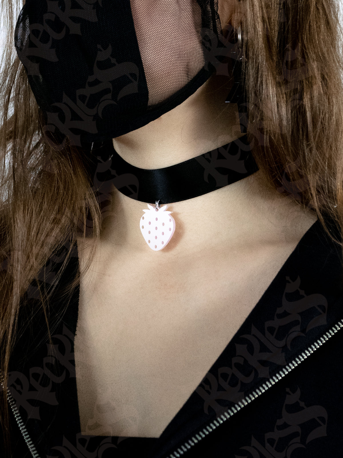 Strawberry choker